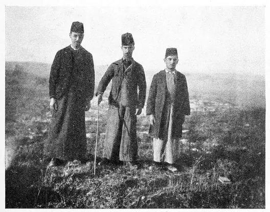 Harry A. Franck · A Vagabond Journey Around the World (1910) photographic plate 156b