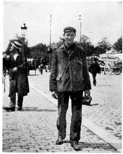 Harry A. Franck / Lena M. Franck · Working My Way Around the World (1918) photographic plate 030