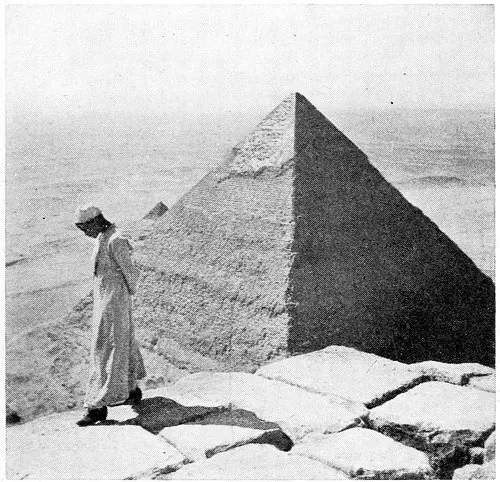 Harry A. Franck / Lena M. Franck · Working My Way Around the World (1918) photographic plate 151